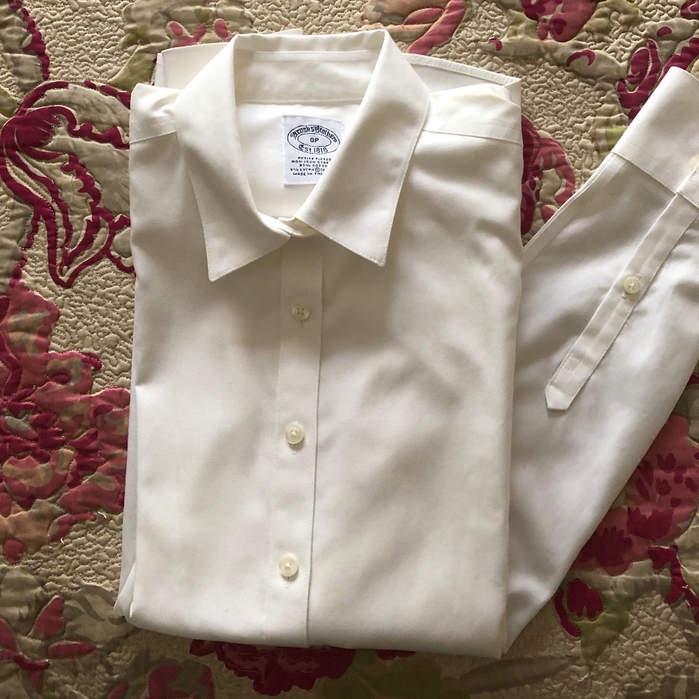 BROOKS BROTHER  NON-IRON SHIRT SIZE 0 PET NEVER WORN !